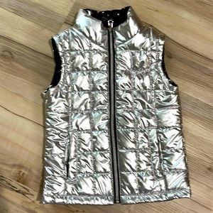 Double sided sleeveless puffer for kids (two pieces)